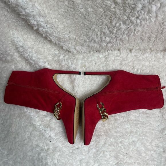 Nine West Red textile suede ankle Boots metallic gold tone chain accent SZ7.5 - Picture 2 of 12